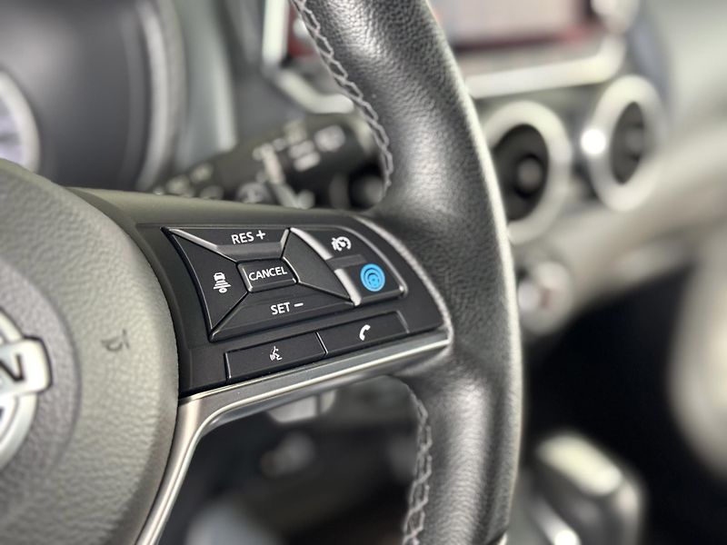 Nissan Juke 1,0DIG-T 117*AUT*TEKNA*Tažné - fotka 25 z 38