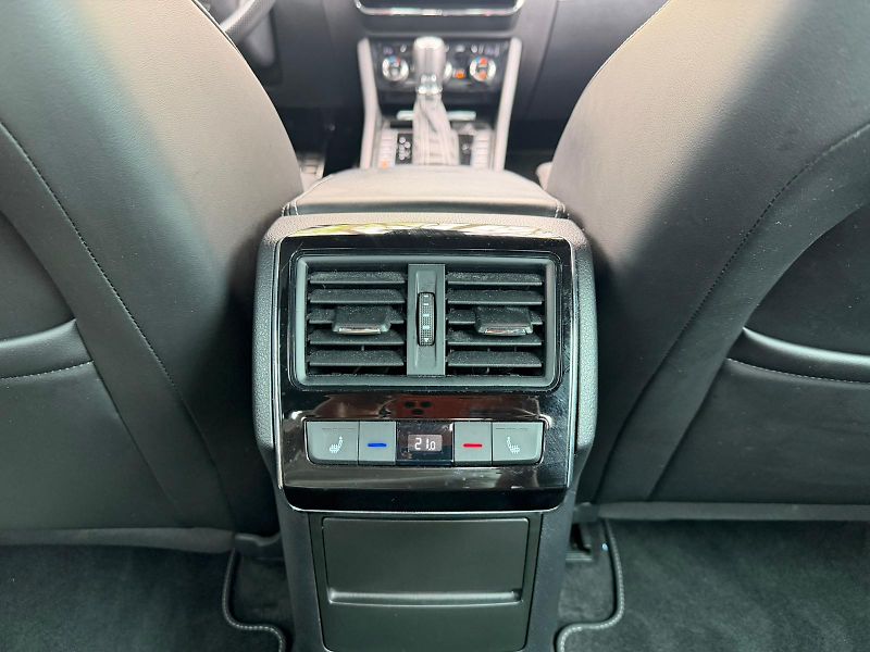 Škoda Superb (2023) SportL 2.0TSI/206kW 4x4, webas - fotka 27 z 30
