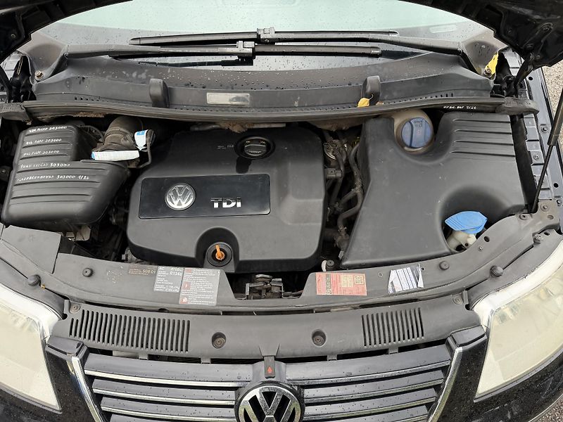 Volkswagen Sharan 1.9 TDI 7 MIST - fotka 22 z 26