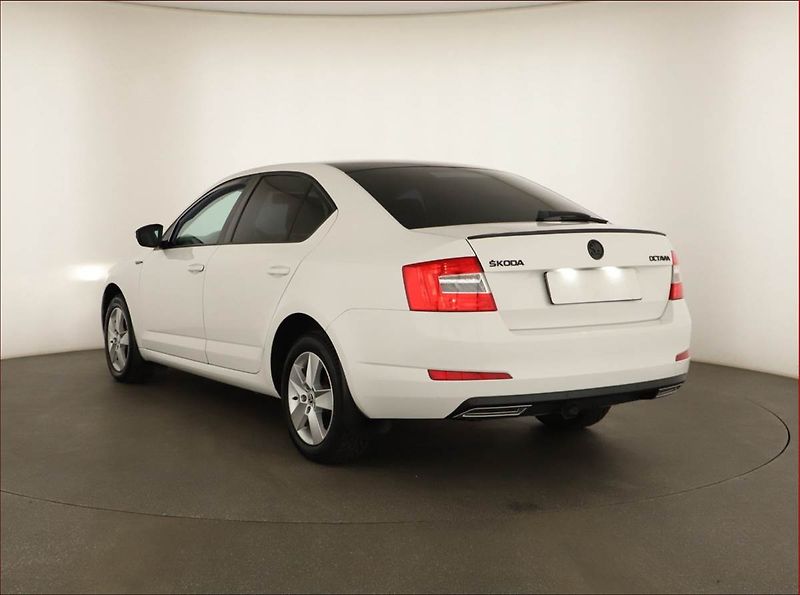 Škoda Octavia (2014) 1.6 TDI, Automat, Navi - fotka 4 z 15
