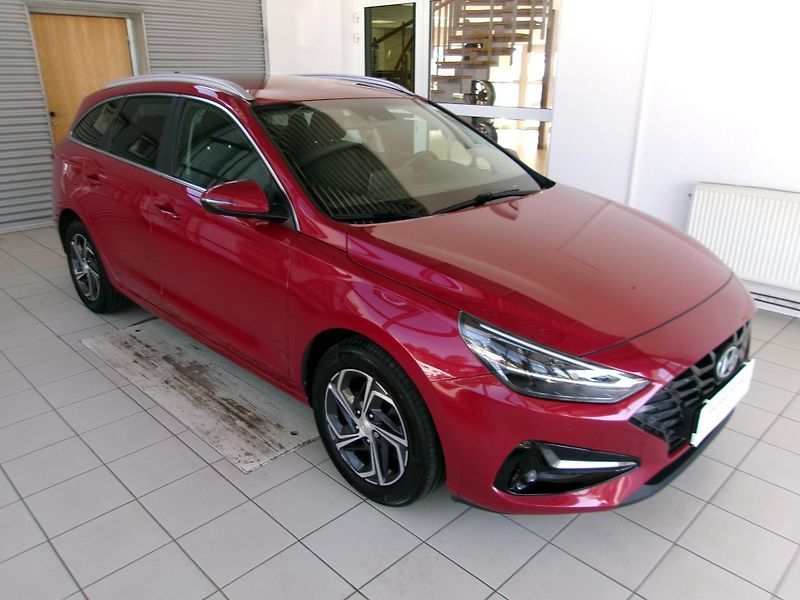 Hyundai i30 (2023) 1.0T-GDi 88kW SMART NAVI - fotka 3 z 20