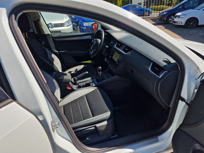 Škoda Octavia 1,6TDI 81KW JOY NAVI - fotka 11 z 19