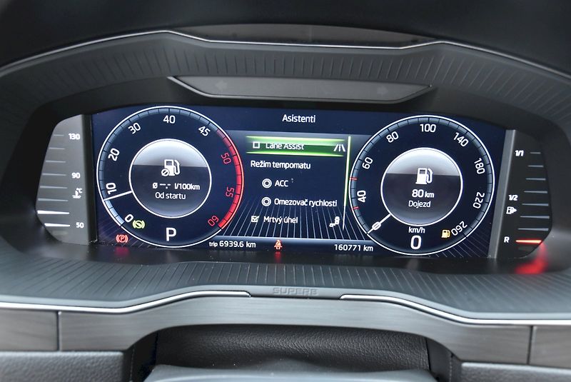 Škoda Superb (2019) Style Plus 2.0 TDI 140kW DSG - fotka 16 z 34