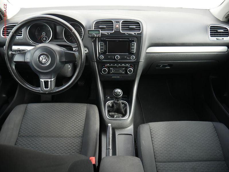 Volkswagen Golf (2013) 1.6 TDi VI, Navi, AC - fotka 8 z 16