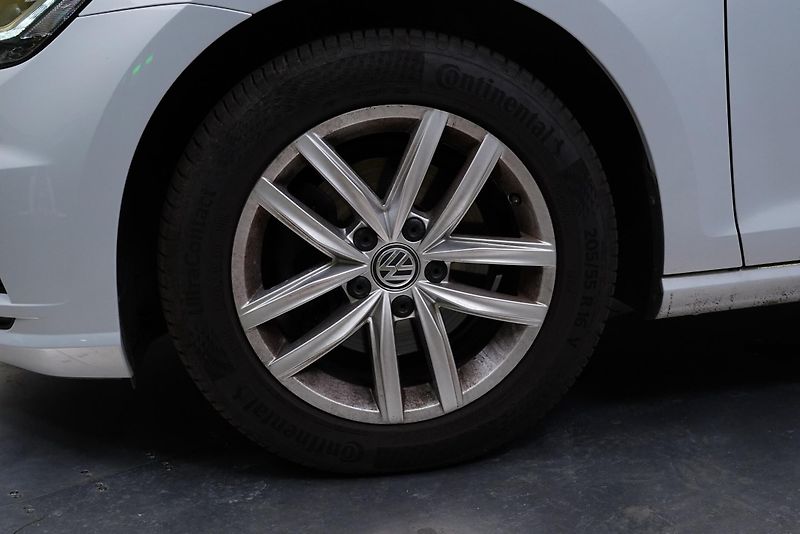 Volkswagen Golf - fotka 10 z 26