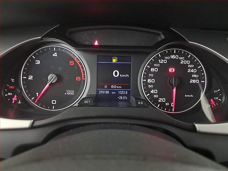 Audi A4 Allroad (2009) 2.0 TDI, 4X4, Xenony - fotka 11 z 19