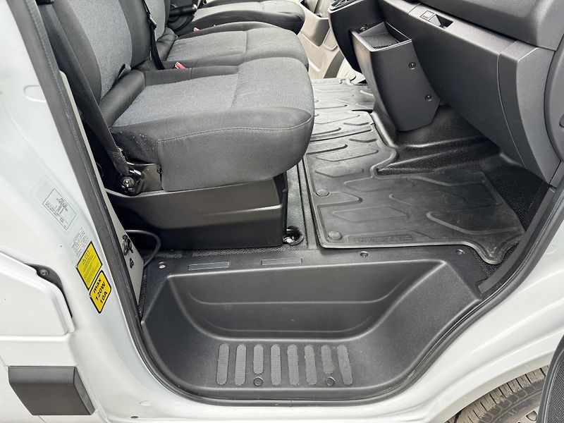 Renault Master 2.3DCi,120kw,10pal.,ČR,1.maj. - fotka 20 z 38