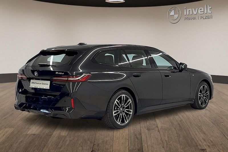 BMW Řada 5 540d xDrive Touring - fotka 3 z 18