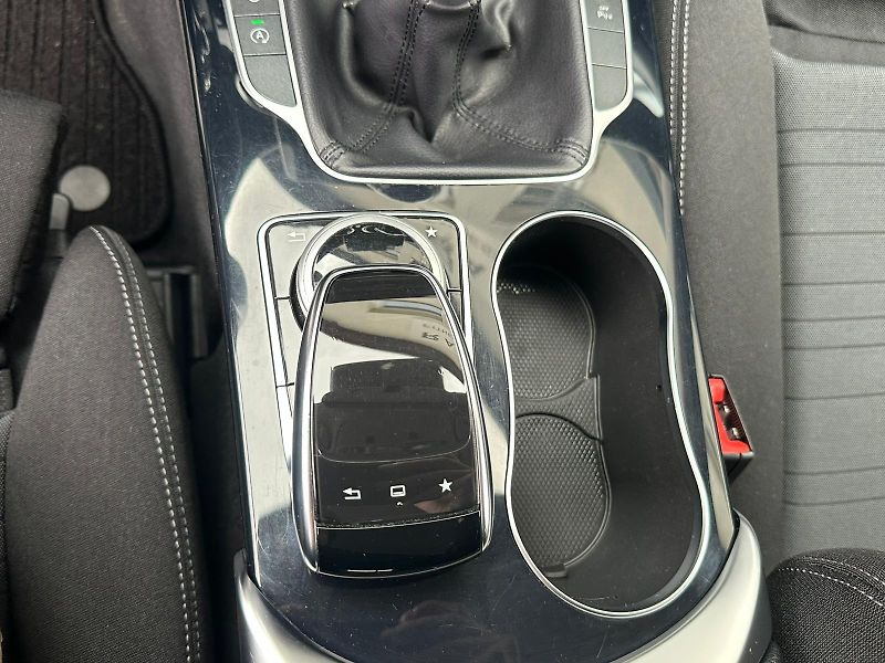 Mercedes-Benz Třídy C (2015) C220CDI,125KW,VYHŘ. SED.,TEMP. - fotka 17 z 23