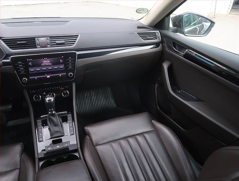 Škoda Superb (2018) Laurin&Klement 2.0 TDI, 4X4 - fotka 8 z 25