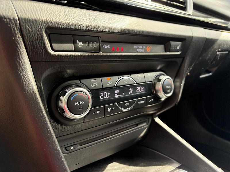 Mazda 3 2.0 Sports-Line - fotka 31 z 31
