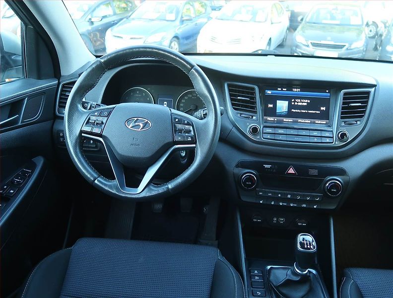 Hyundai Tucson (2017) 1.6 T-GDI, Serv.kniha, Navi - fotka 7 z 15