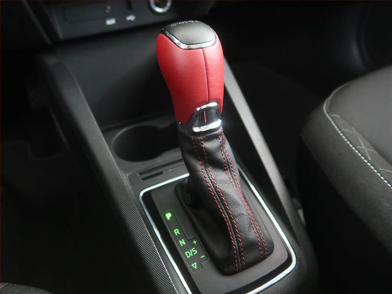 Škoda Fabia (2015) Style 1.2 TSI, Automat - fotka 13 z 21