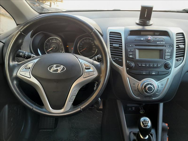 Hyundai ix20 1.6i 16V - fotka 32 z 53