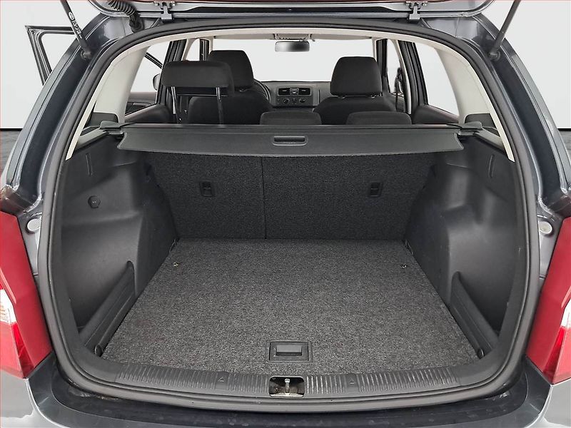 Škoda Fabia (2011) 1.2 TSI, Automat, Tempomat - fotka 14 z 14