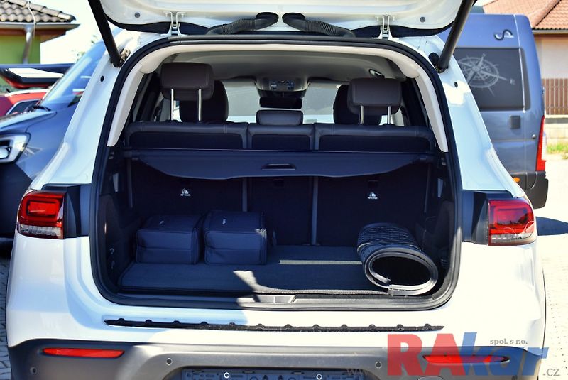 Mercedes-Benz EQB 300 4Matic - fotka 25 z 30