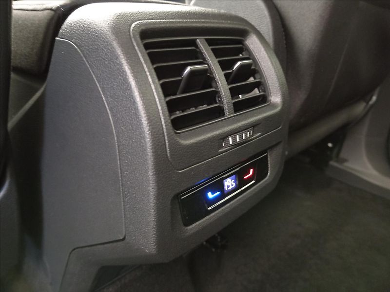 Volkswagen Touran (2026) 1,5 People TSI 110kW - fotka 12 z 18