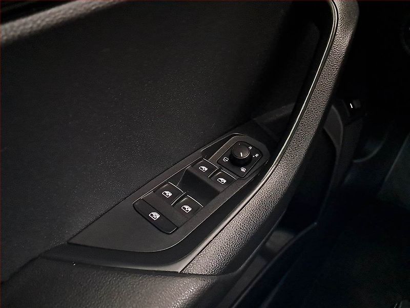 Škoda Karoq (2019) Style 2.0 TDI, 4X4, Automat - fotka 19 z 21