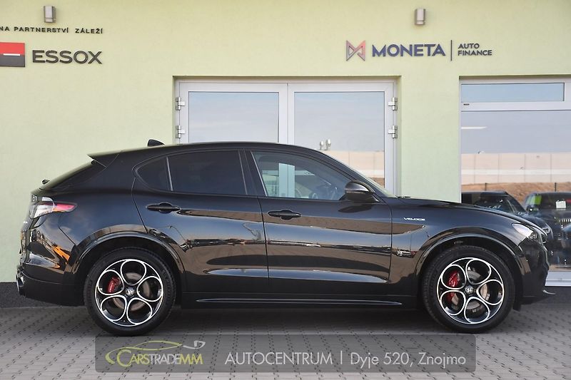 Alfa Romeo Stelvio 2.0T 16V 206kW VELOCE AT8 Q4 - fotka 6 z 49