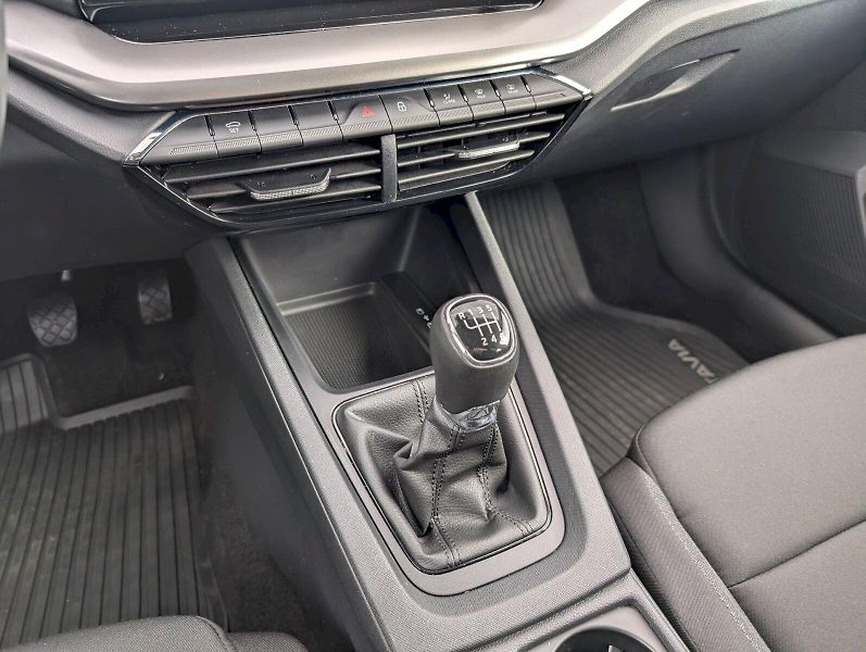 Škoda Octavia (2024) Combi 1.5 TSI / 110 kW Active - fotka 18 z 30