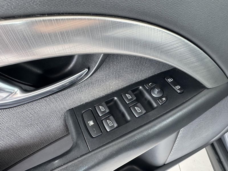 Volvo S80 D5 AUT*136kW*Nav*Tažné*TopStav - fotka 24 z 28