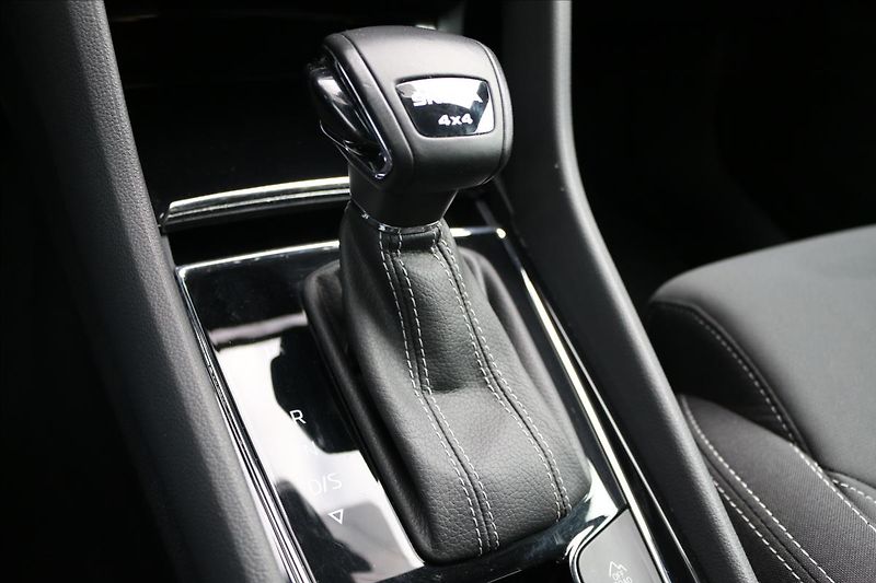 Škoda Karoq 2,0 Sportline,4x4, Automat - fotka 19 z 42