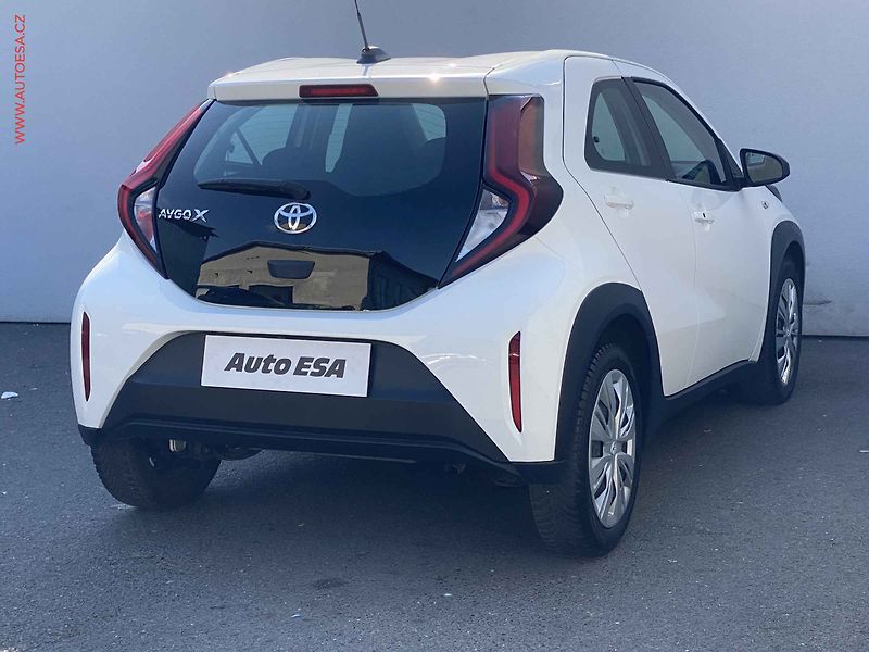 Toyota Aygo (2023) 1.0i, Kamera, AC - fotka 4 z 18