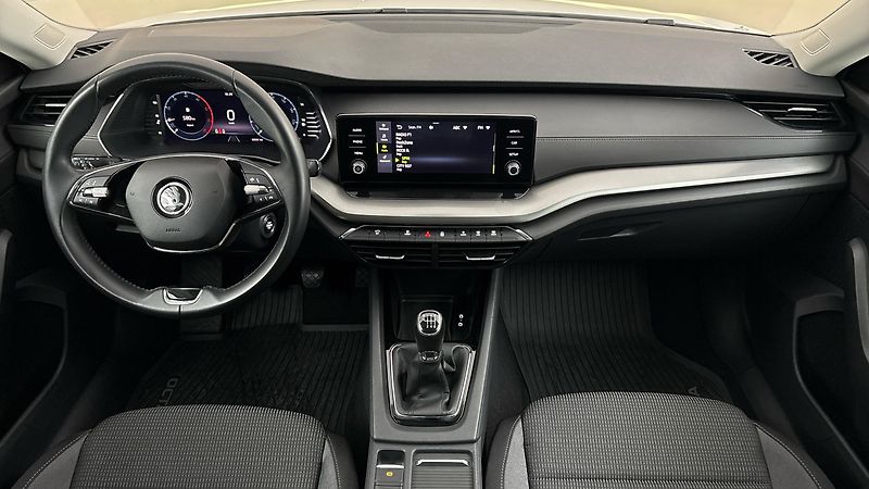 Škoda Octavia 2.0 TDI Ambition Combi - fotka 8 z 24