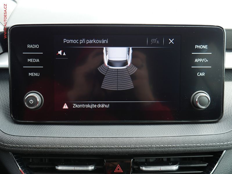 Škoda Fabia (2022) 1.0 TSI, 1.maj,ČR, Style, LED - fotka 16 z 20
