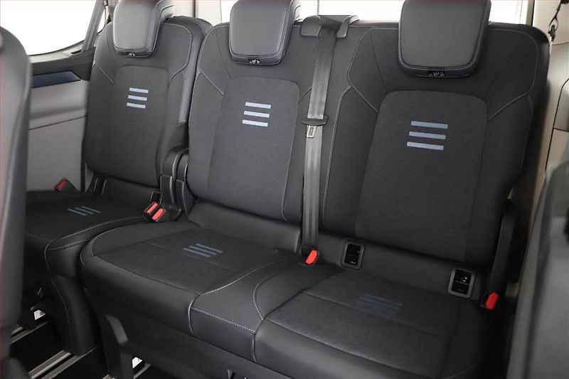 Ford Tourneo Custom (2025) 2.0 EcoBlue - fotka 21 z 24