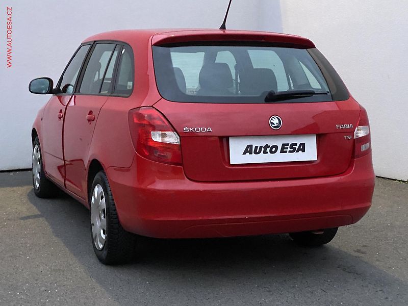Škoda Fabia (2014) 1.2 TSI, AC, výhřev sed - fotka 6 z 16