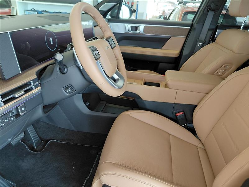 Hyundai Santa Fe (2025) 1,6 T-GDI PHEV 4WD STL PREM - fotka 5 z 17