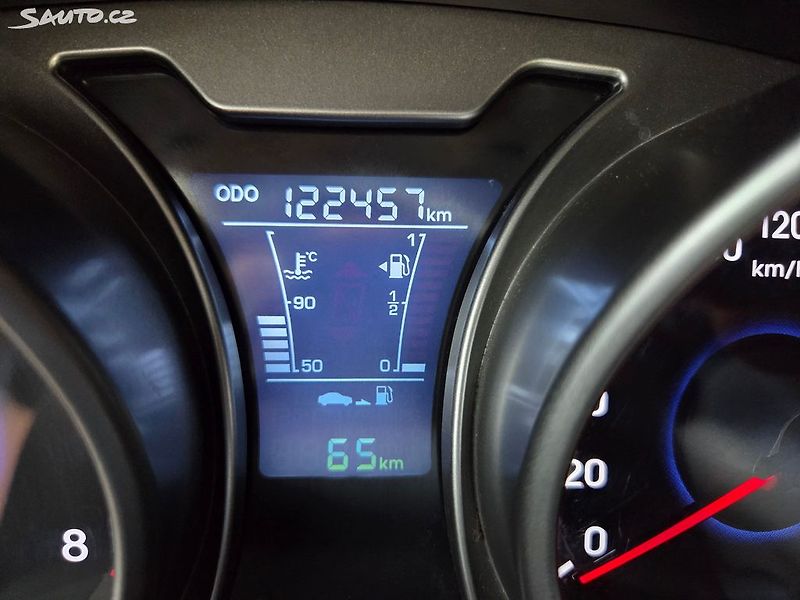 Hyundai Veloster (2012) 1.6 GDI Nové v ČR Serviska - fotka 25 z 30