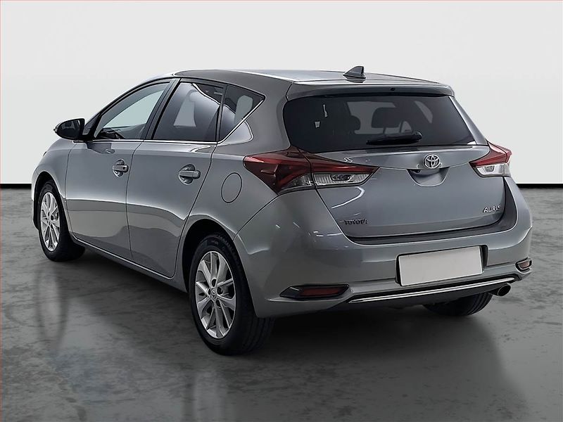 Toyota Auris (2015) 1.2 Ti, Serv.kniha, Tempomat - fotka 4 z 18