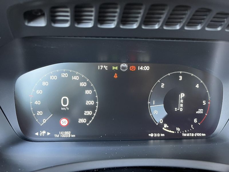 Volvo XC90 D5 AWD VENT // REZERVACE - fotka 29 z 58
