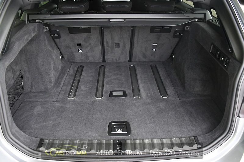 BMW Řada 3 320D xDrive M-SPORT ČR 1.M - fotka 49 z 60
