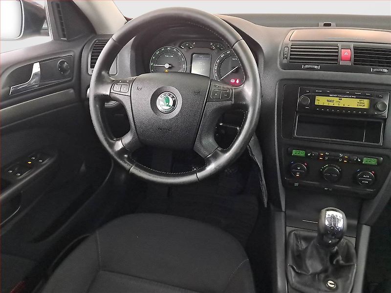 Škoda Octavia (2007) 2.0 TDI, nová STK, Tažné - fotka 7 z 15