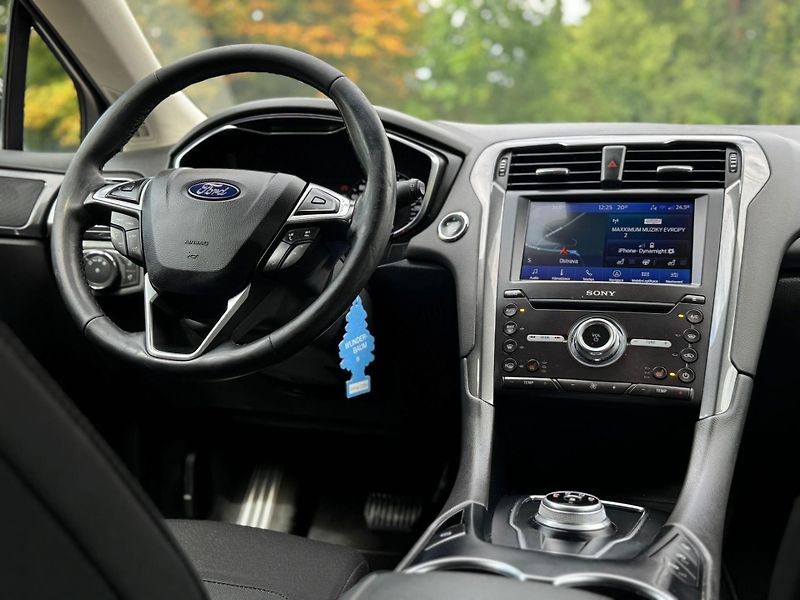 Ford Mondeo 2.0 Titan. 140kW  ČR 1.MAJ.DPH - fotka 12 z 26