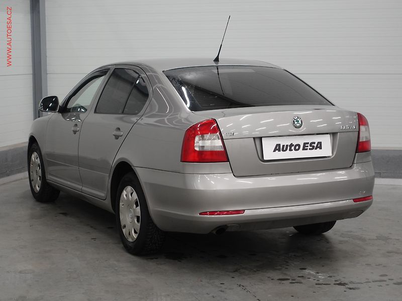 Škoda Octavia (2011) 1.6TDi, ČR, AC, temp - fotka 6 z 19