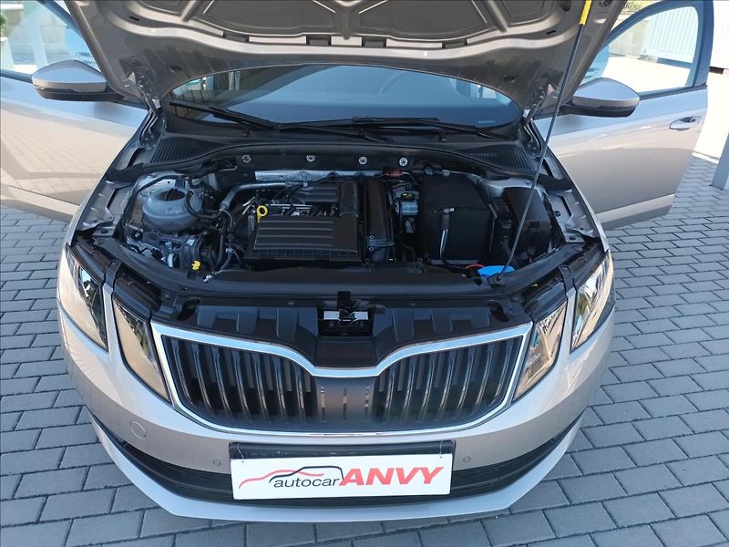 Škoda Octavia 1,4 TSI,110KW,AT,NAVI,SERVIS - fotka 26 z 43