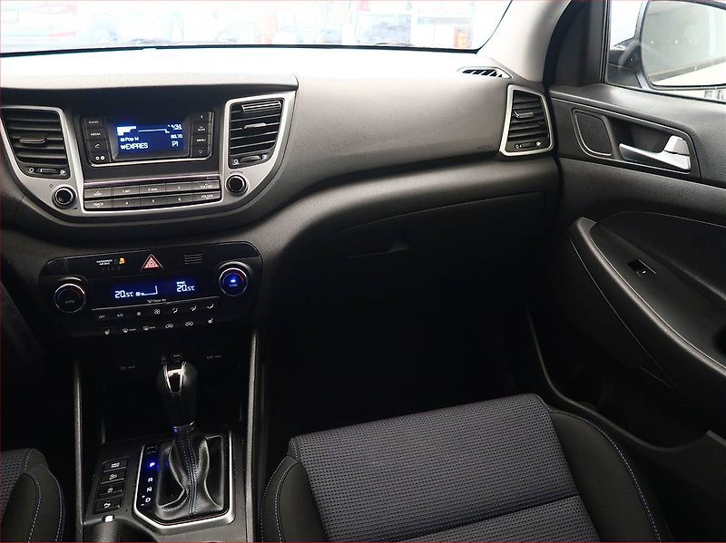 Hyundai Tucson (2018) 1.7 CRDi, Automat, Xenony - fotka 8 z 17