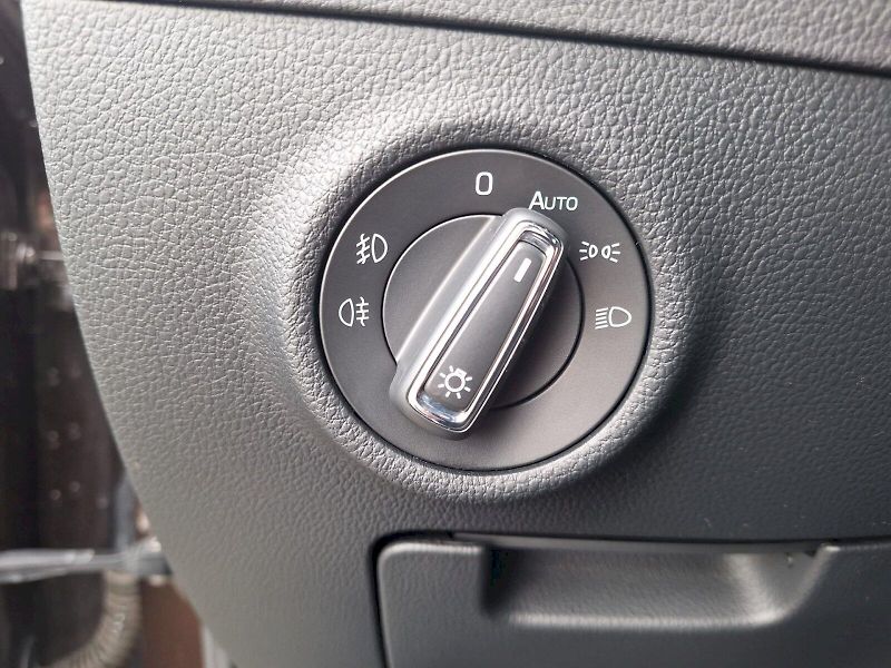Škoda Superb (2018) 2.0 TDI / 110 kW / 7DSG / Ambi - fotka 16 z 26