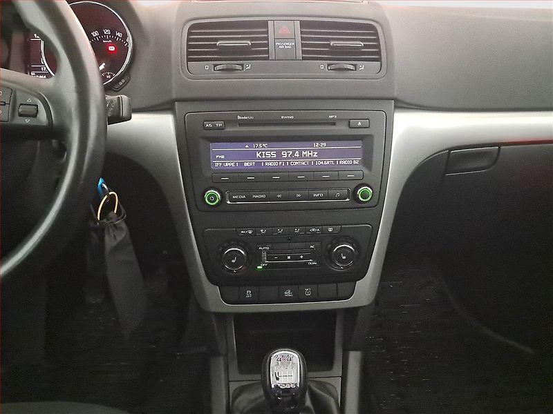 Škoda Yeti (2010) 1.8 TSI, 4X4, Xenony - fotka 12 z 18