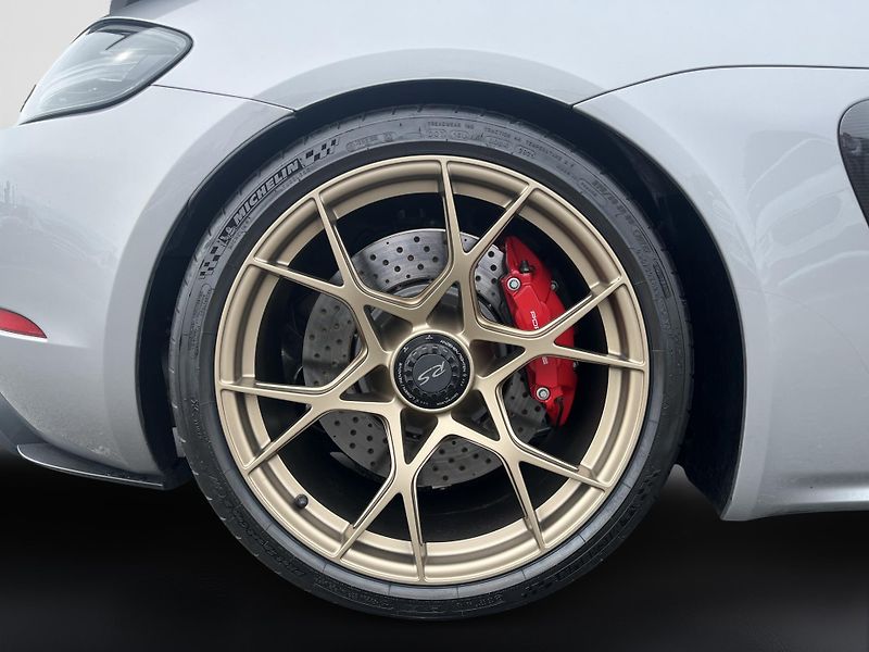 Porsche Cayman GT4 RS - fotka 11 z 26