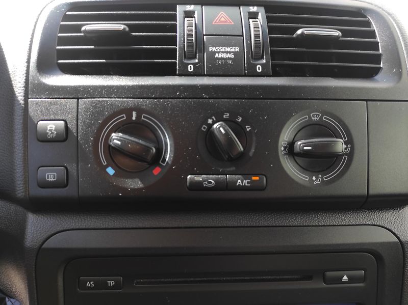 Škoda Roomster 1,2TSi 63kW,ČR,Tempomat,TZ - fotka 19 z 37