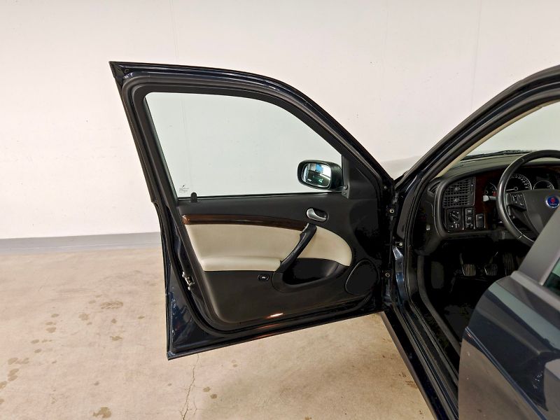 Saab 9-5 (2006) 2.0 Turbo Vector - fotka 14 z 23