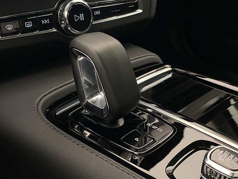 Volvo V90 T6 AWD RECHARGE DARK PLUS AUT - fotka 28 z 62
