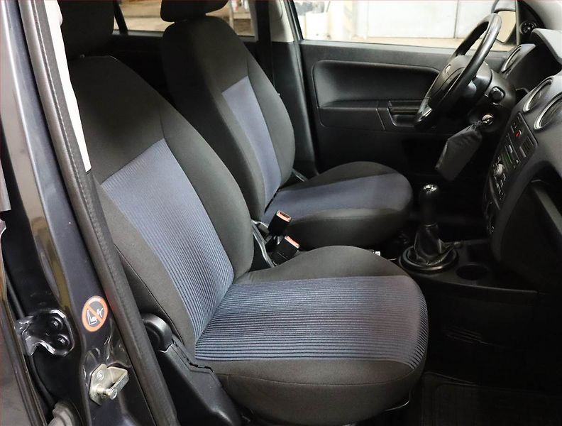 Ford Fusion (2008) 1.4, po STK, Tažné - fotka 9 z 17