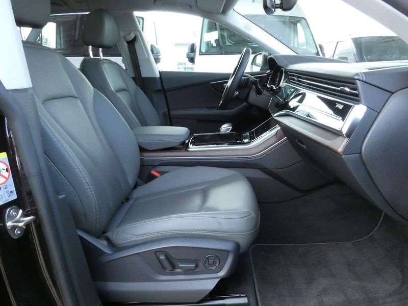 Audi Q8 50 TDI Quattro - fotka 21 z 30