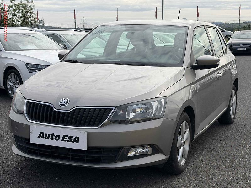 Škoda Fabia (2015) 1.2 TSi, Ambition, DSG - fotka 3 z 16